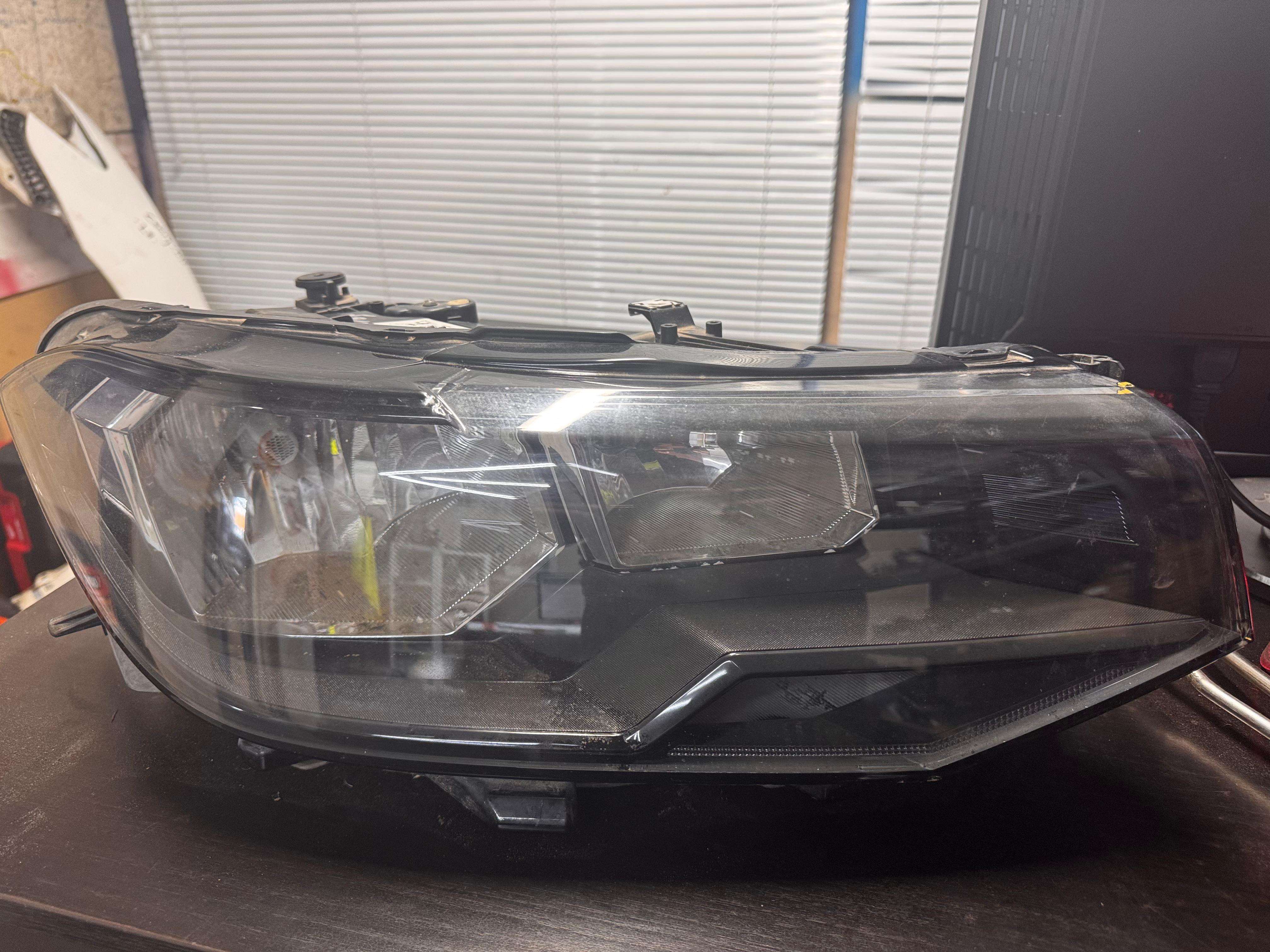 Headlight Right
